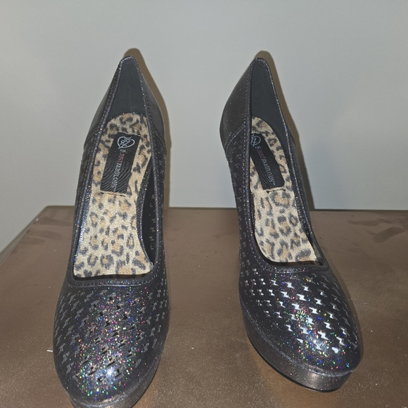 Iron Fist High Voltage Heel size 10 Limited Edition BNWT - Picture 5 of 6